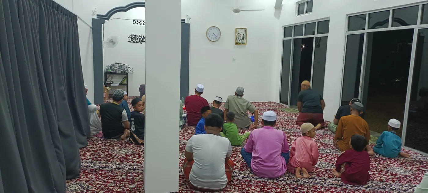 Jemaah di Surau Ummu Zainab